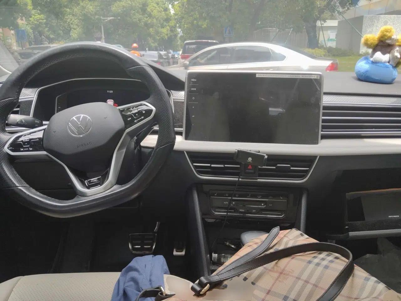 Volkswagen Tiguan L 2022 330TSI Automatic Two-Wheel Drive R-Line Enhanced Edition — миниатюра 9