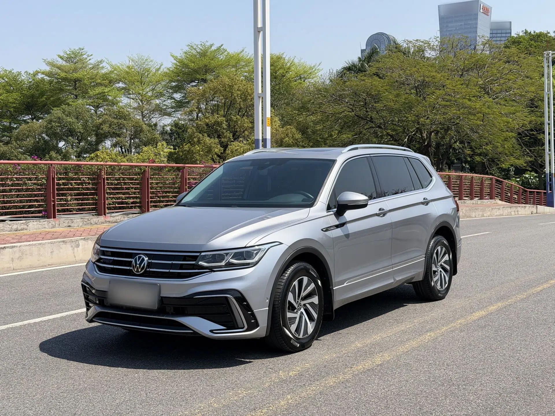 Volkswagen Tiguan L New Energy 2022 430 PHEV Plug-in Hybrid Flagship Edition — миниатюра 1