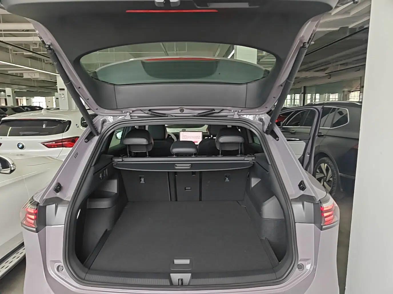 Volkswagen Tiguan L 2024 PRO 330TSI Two-Wheel Drive Smart Edition — миниатюра 27