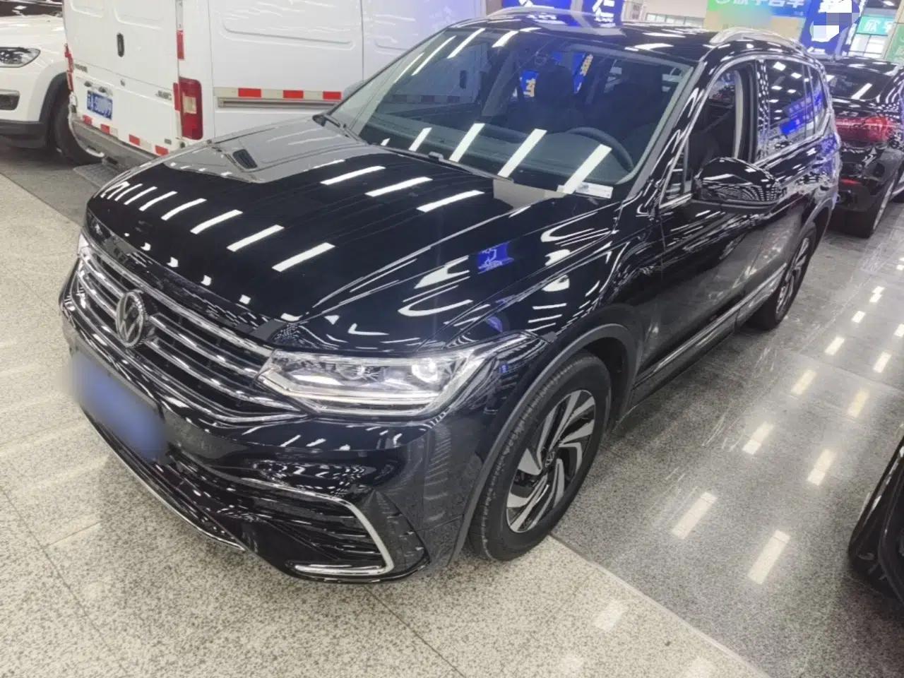Volkswagen Tiguan L 2024 Outstanding Model 330TSI Automatic Two-Wheel Drive R-Line Dragon Glory Edition — миниатюра 1