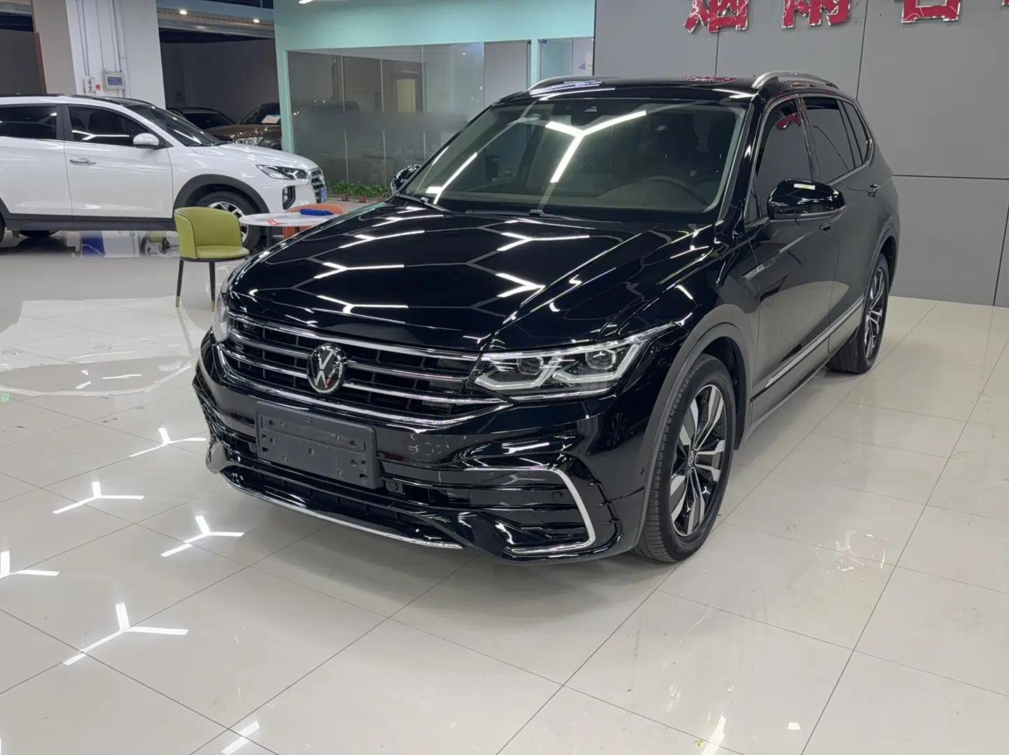 Volkswagen Tiguan L 2022 330TSI Automatic Two-Wheel Drive R-Line Flagship Edition — миниатюра 1