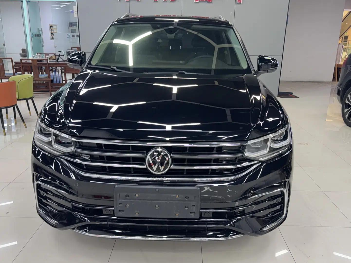 Volkswagen Tiguan L 2022 330TSI Automatic Two-Wheel Drive R-Line Flagship Edition — миниатюра 2