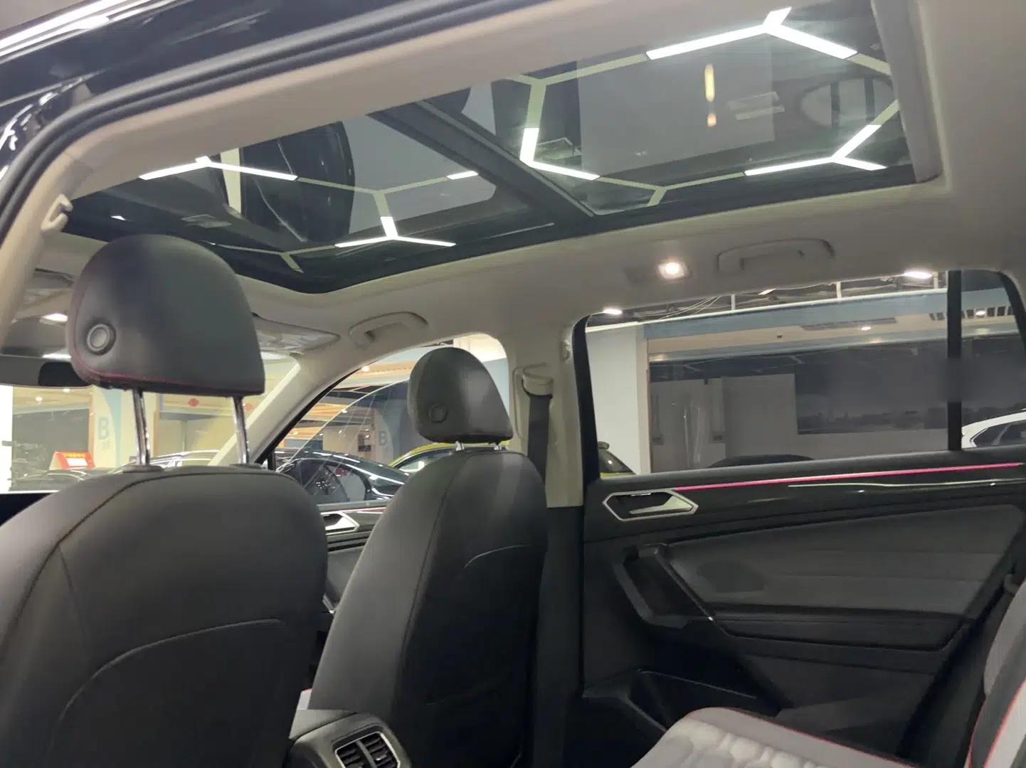 Volkswagen Tiguan L 2022 330TSI Automatic Two-Wheel Drive R-Line Flagship Edition — миниатюра 16