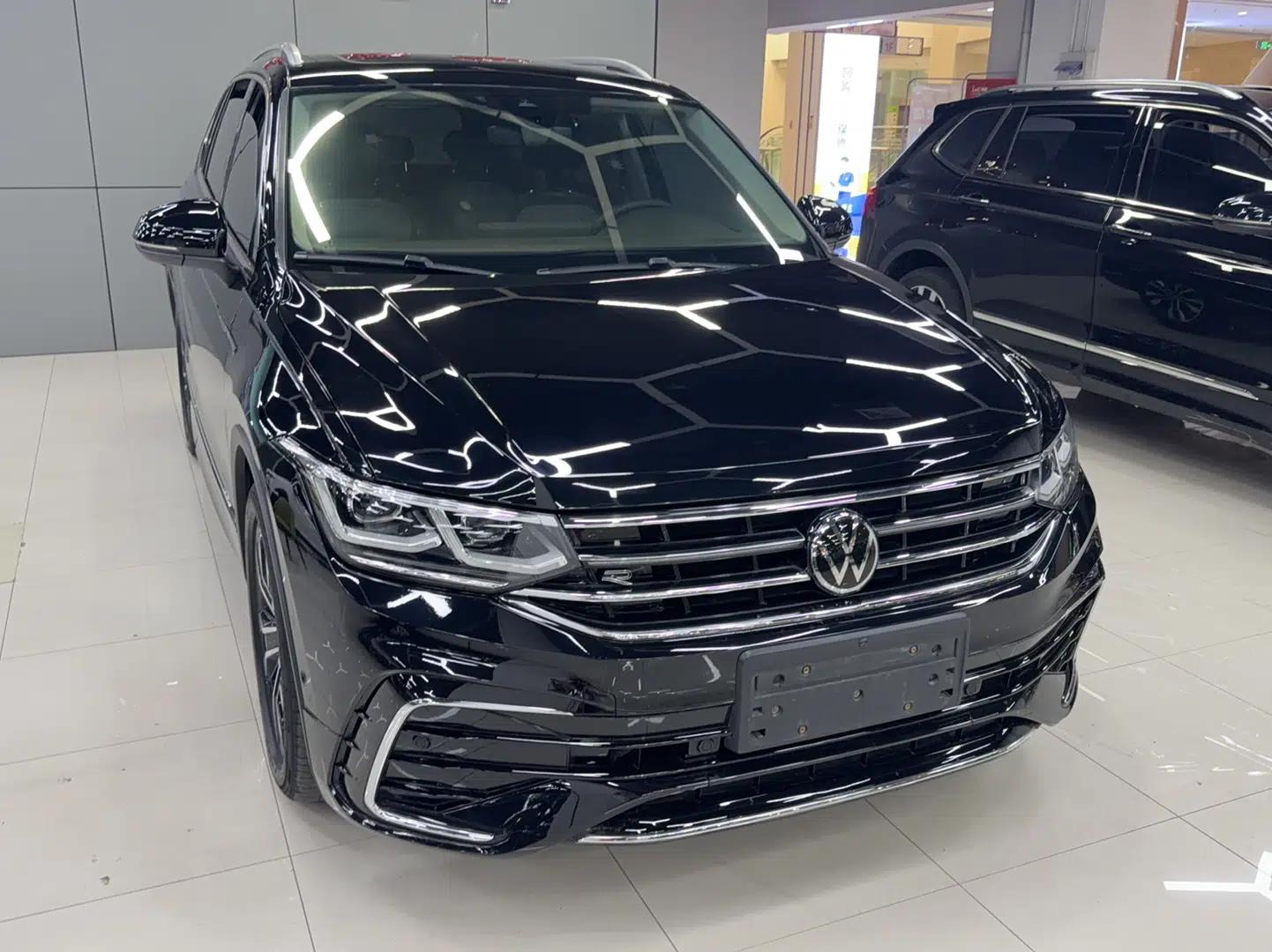 Volkswagen Tiguan L 2022 330TSI Automatic Two-Wheel Drive R-Line Flagship Edition — миниатюра 3