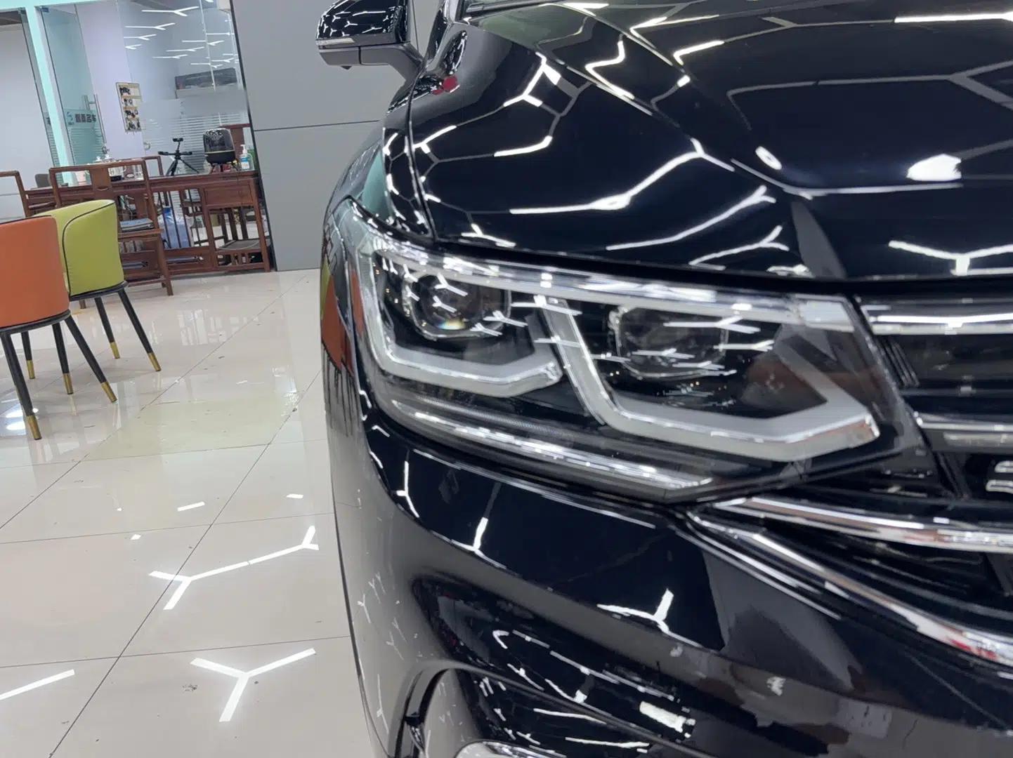 Volkswagen Tiguan L 2022 330TSI Automatic Two-Wheel Drive R-Line Flagship Edition — миниатюра 4