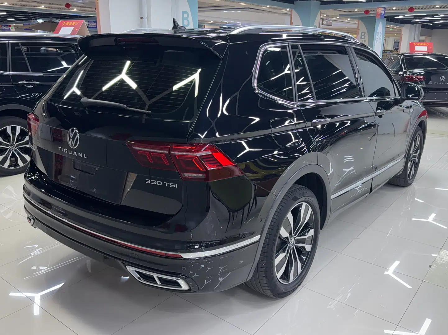 Volkswagen Tiguan L 2022 330TSI Automatic Two-Wheel Drive R-Line Flagship Edition — миниатюра 6