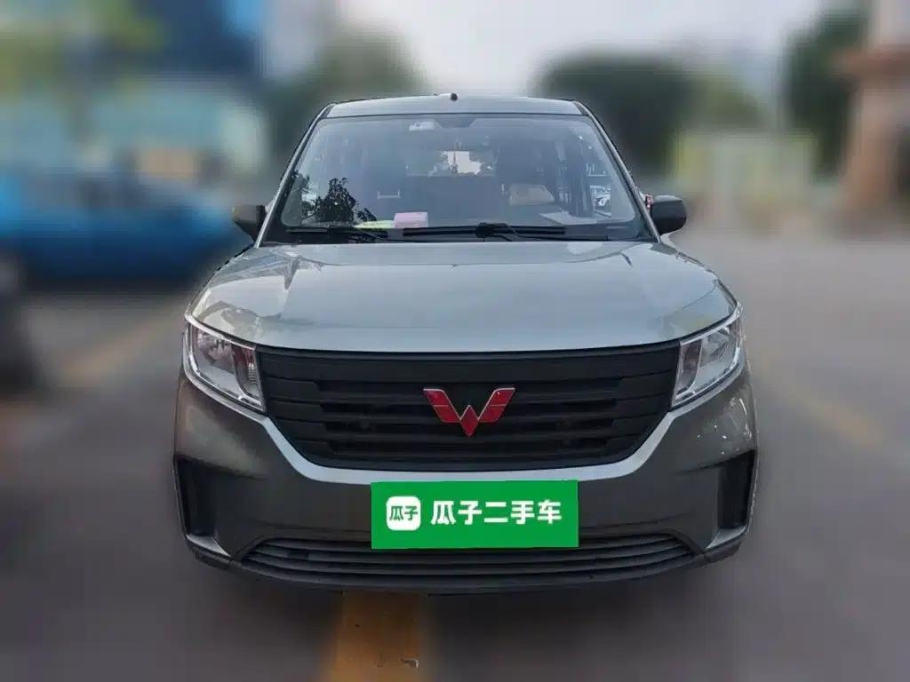 Wuling Hongguang PLUS 2020 1.5L Manual Standard 7-Seater — миниатюра 3