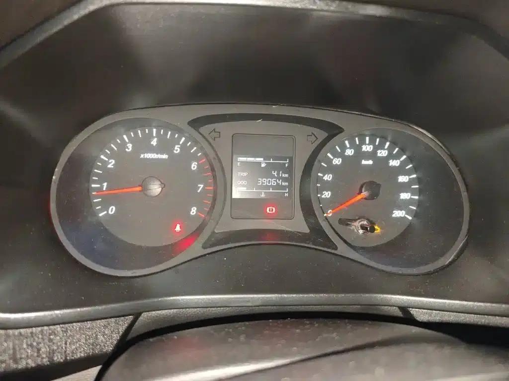 Wuling Hongguang PLUS 2020 1.5L Manual Standard 7-Seater — миниатюра 8