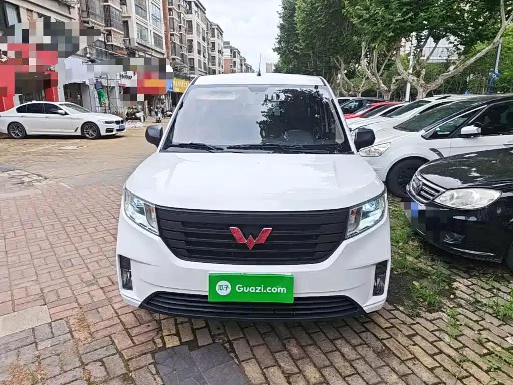 Wuling Hongguang PLUS 2020 1.5L Manual Standard 5-Seater — миниатюра 3