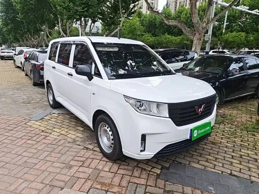 Wuling Hongguang PLUS 2020 1.5L Manual Standard 5-Seater — миниатюра 4