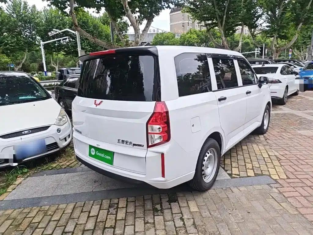 Wuling Hongguang PLUS 2020 1.5L Manual Standard 5-Seater — миниатюра 7