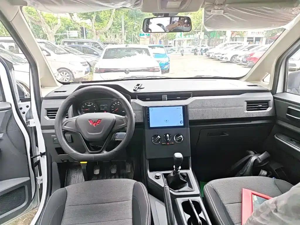 Wuling Hongguang PLUS 2020 1.5L Manual Standard 5-Seater — миниатюра 10