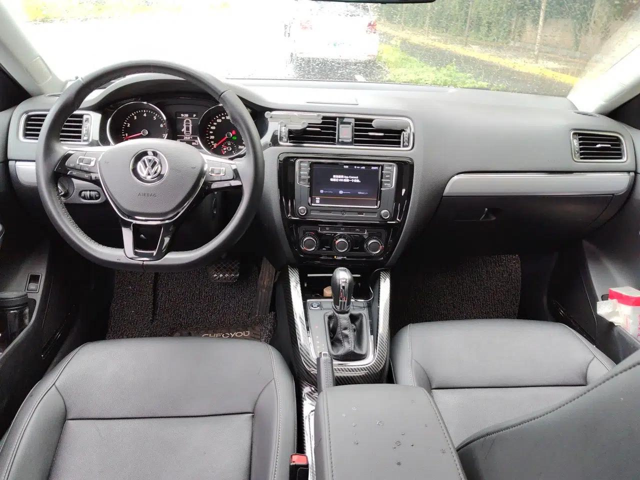 Volkswagen Sagitar 2018 280TSI DSG Ignite Edition — миниатюра 9