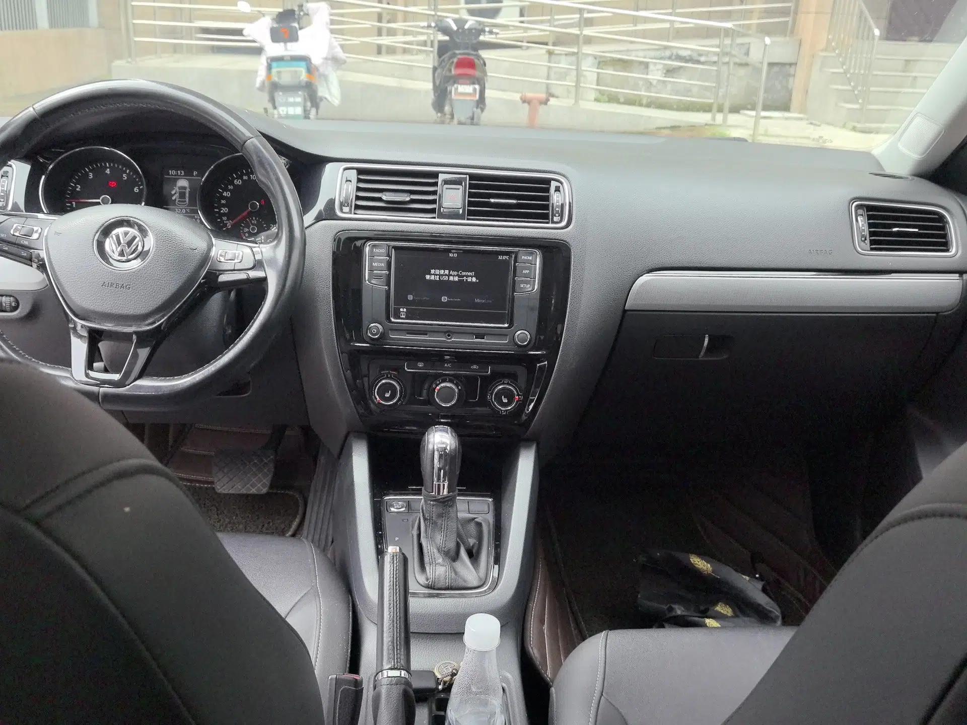 Volkswagen Sagitar 2018 180TSI DSG Prestige Edition — миниатюра 9