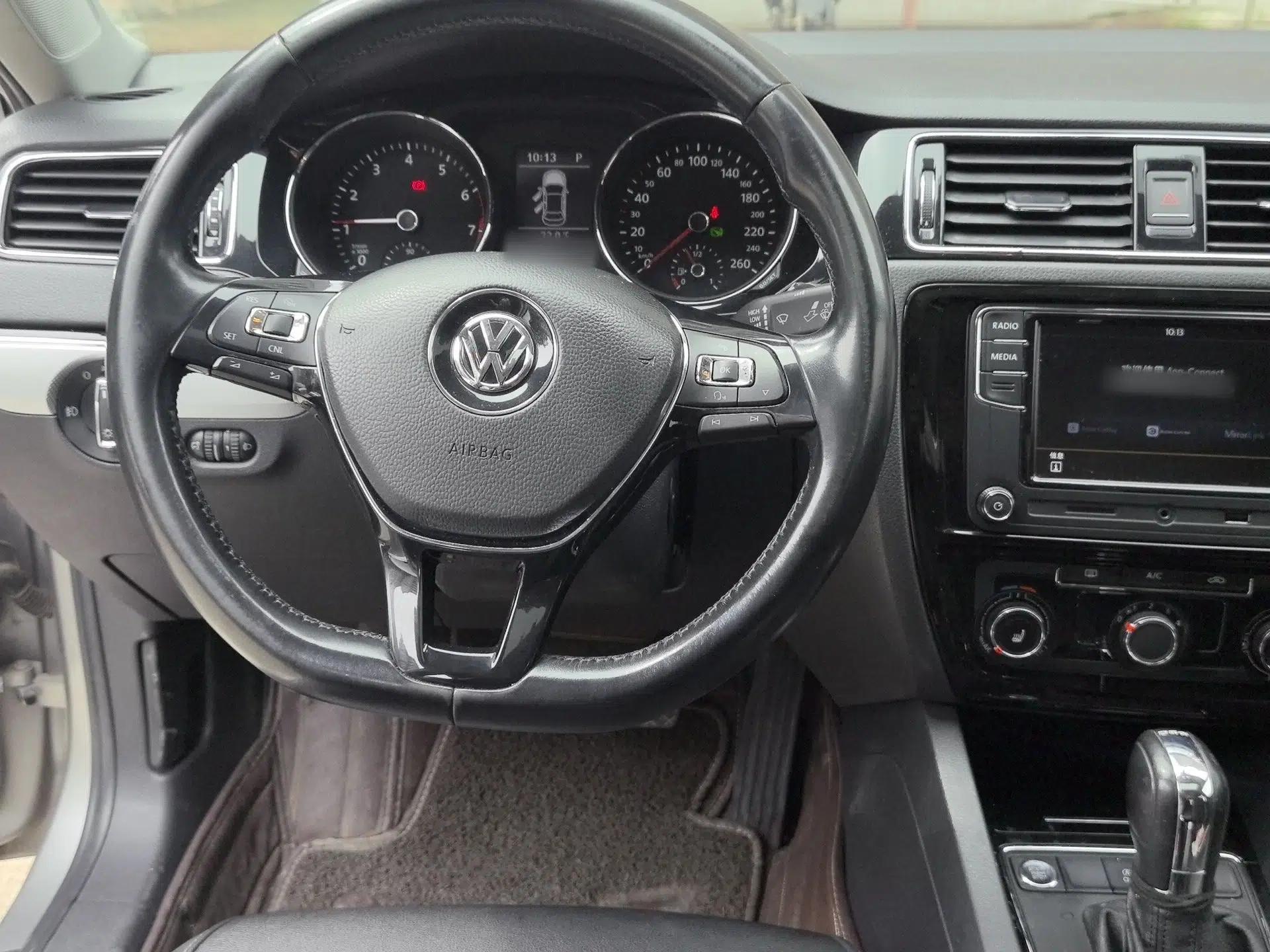 Volkswagen Sagitar 2018 180TSI DSG Prestige Edition — миниатюра 10