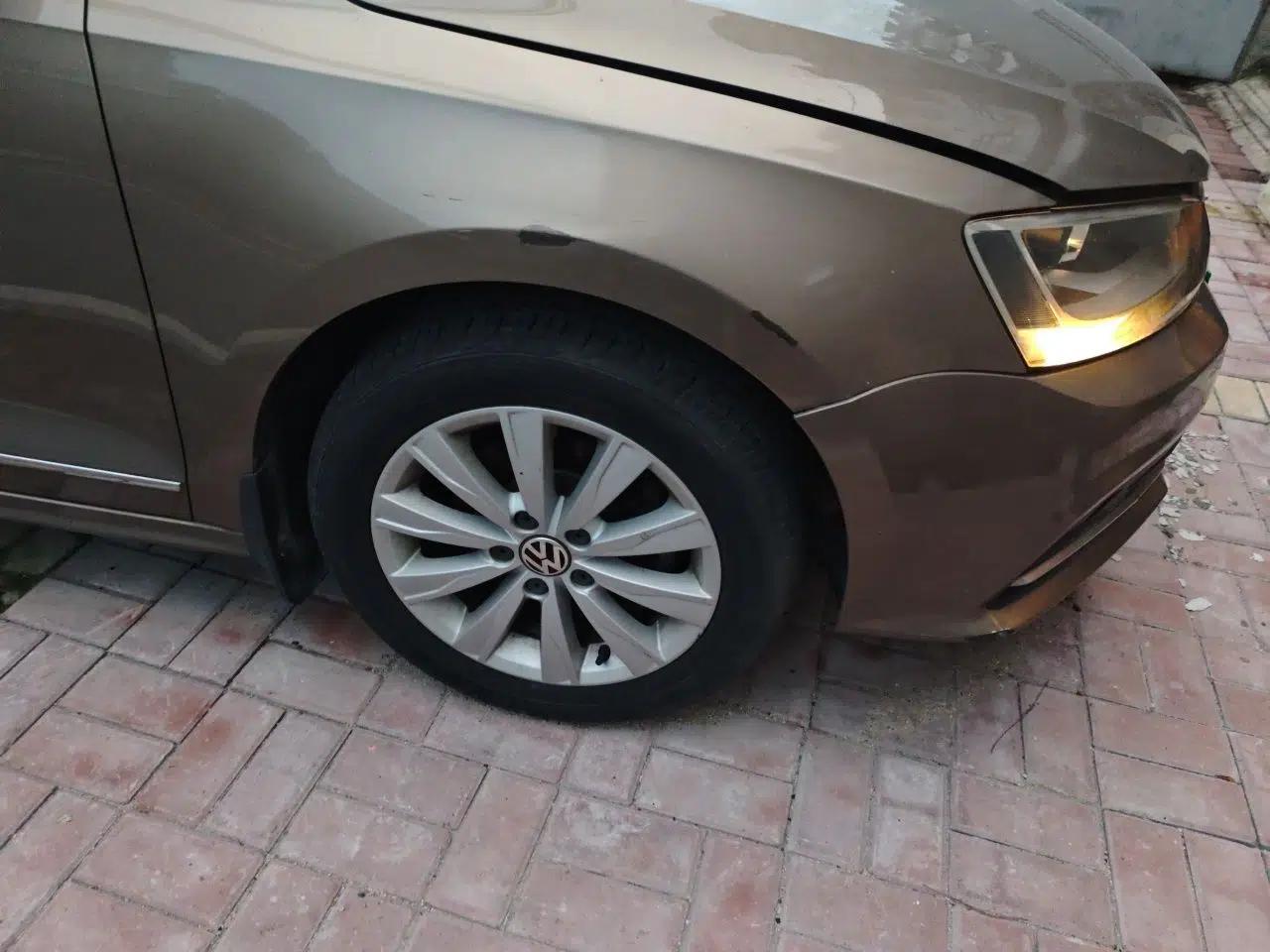 Volkswagen Sagitar 2015 1.6L Automatic Comfort Model — миниатюра 8