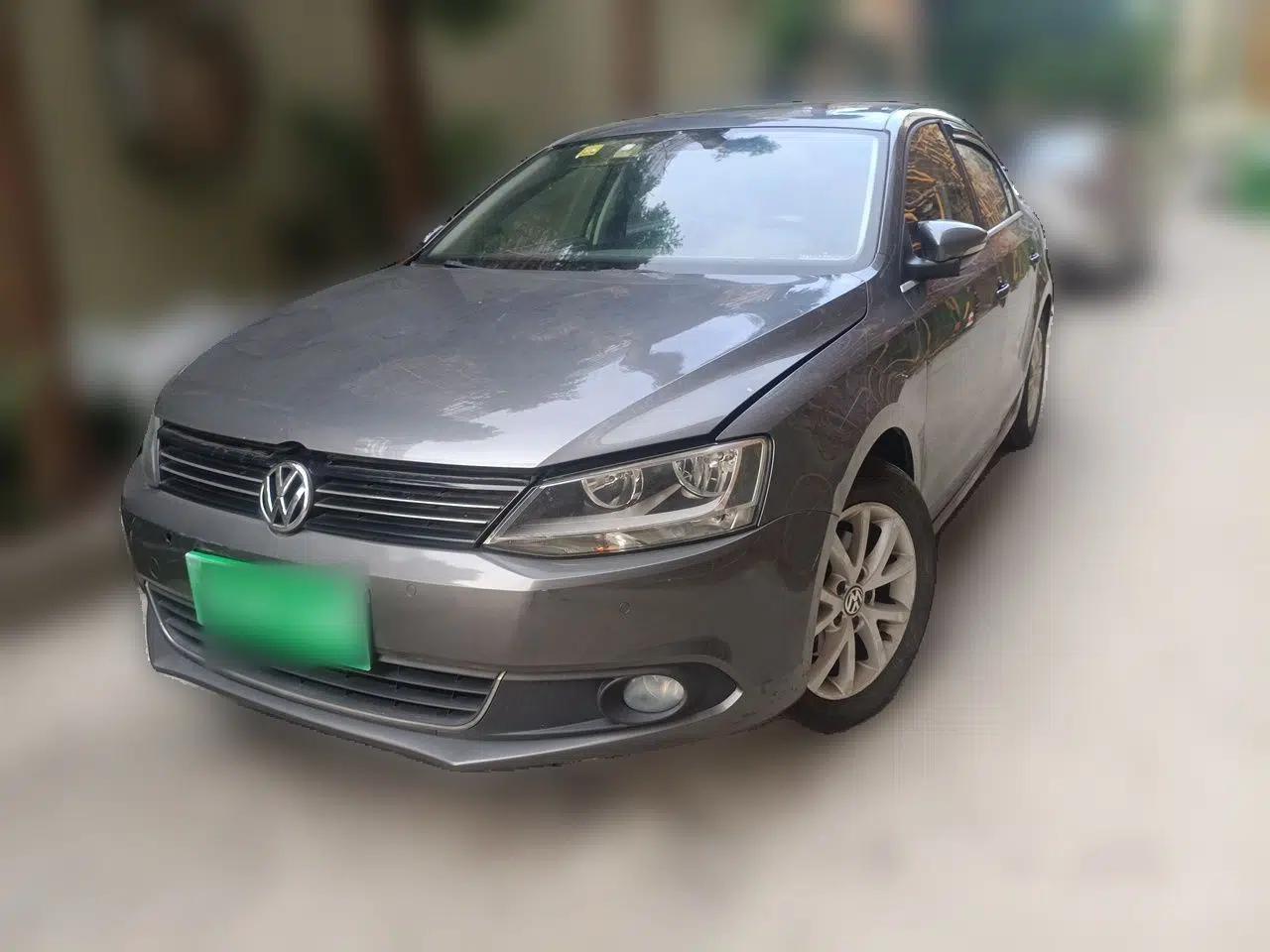 Volkswagen Sagitar 2012 1.4TSI Manual Luxury Model — миниатюра 1