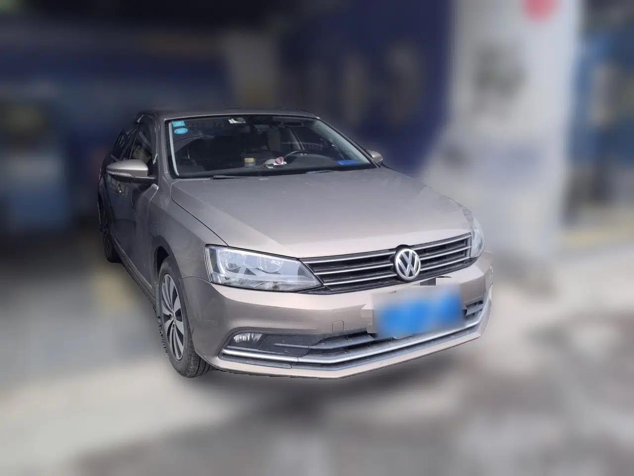 Volkswagen Sagitar 2018 1.6L Automatic Comfort Model — миниатюра 3
