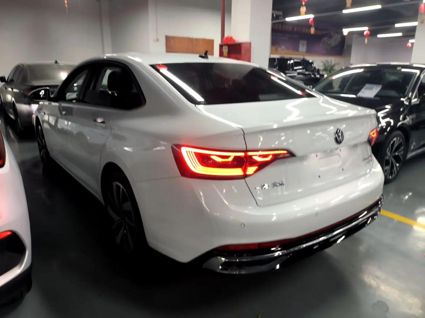Volkswagen Sagitar 2023 300TSI DSG Excellence Edition — миниатюра 4