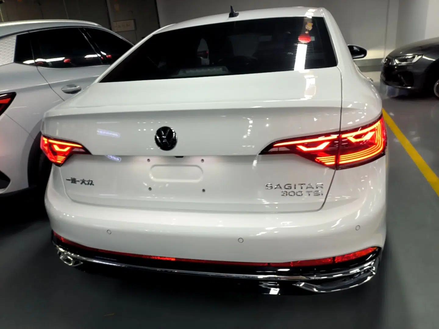 Volkswagen Sagitar 2023 300TSI DSG Excellence Edition — миниатюра 5