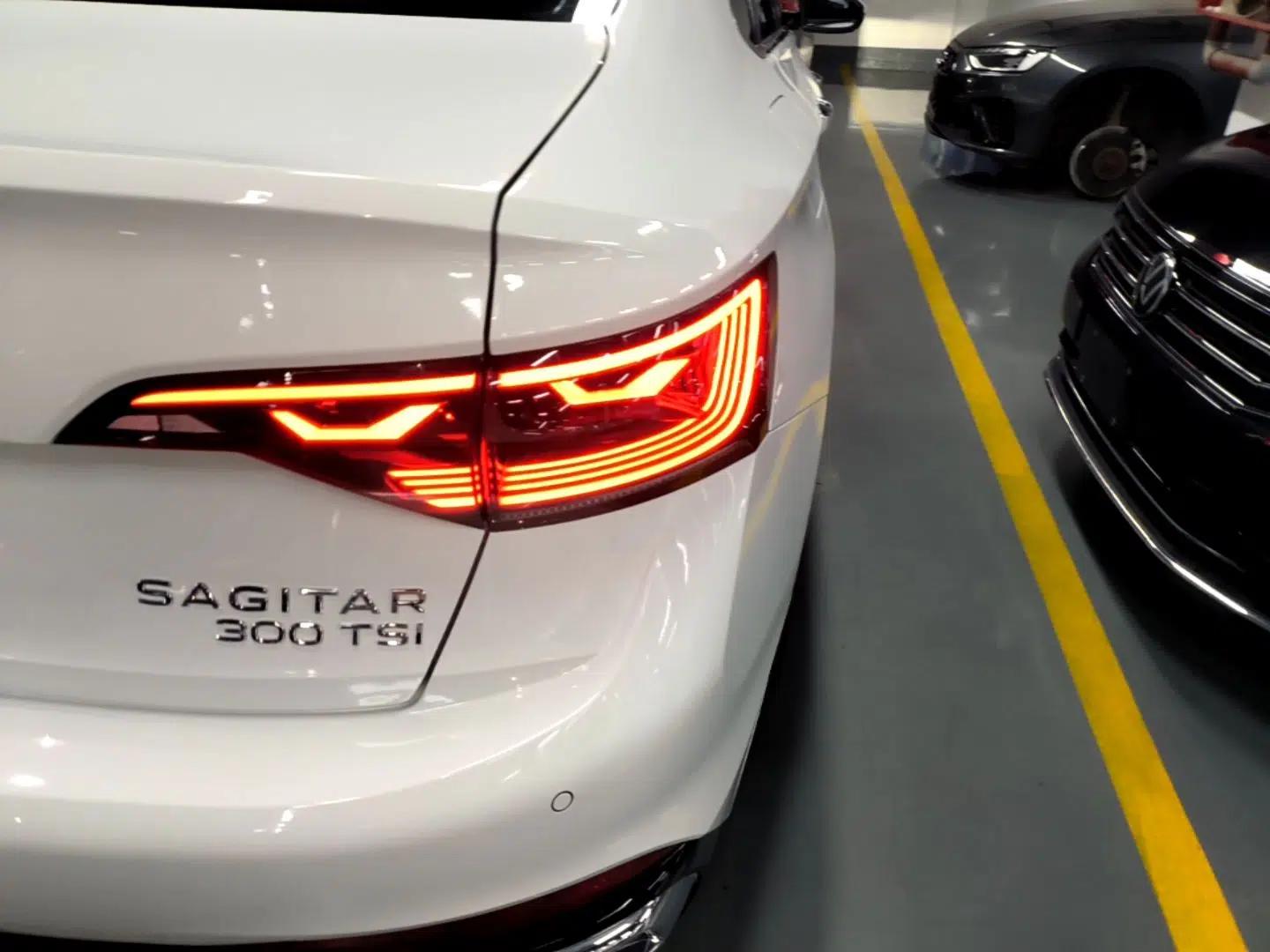 Volkswagen Sagitar 2023 300TSI DSG Excellence Edition — миниатюра 9