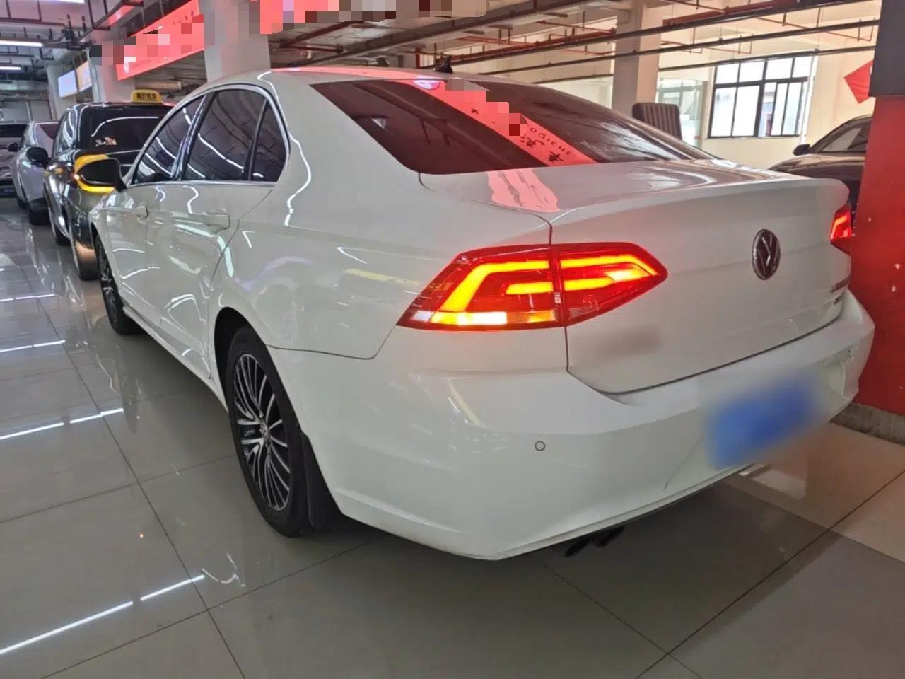 Volkswagen Lamando 2018 280TSI DSG Luxury Edition — миниатюра 4