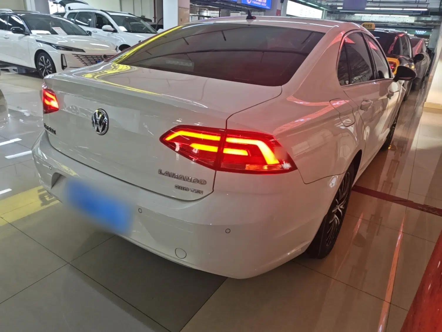 Volkswagen Lamando 2018 280TSI DSG Luxury Edition — миниатюра 6