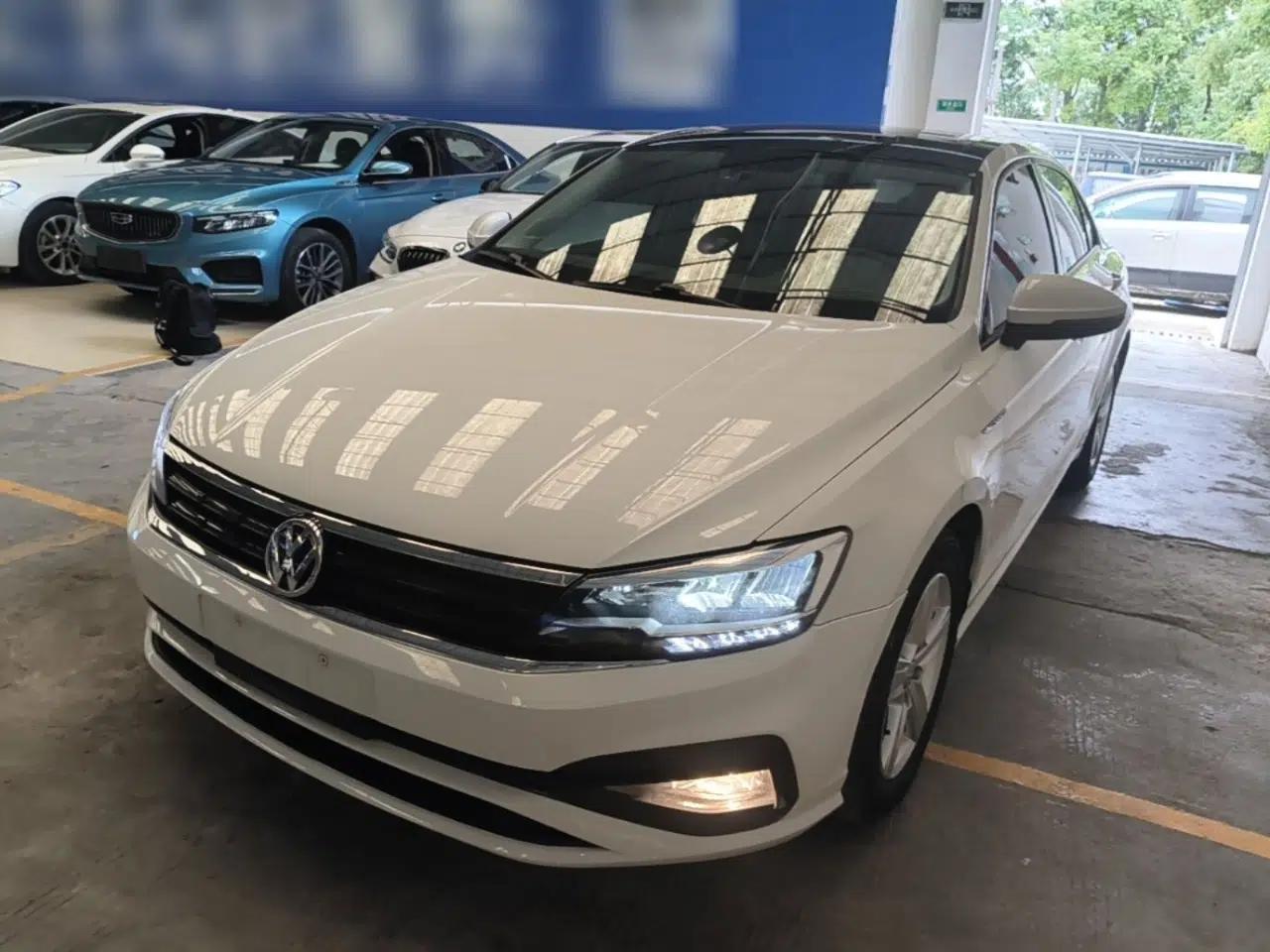 Volkswagen Lamando 2021 230TSI DSG Fashion Edition — миниатюра 1