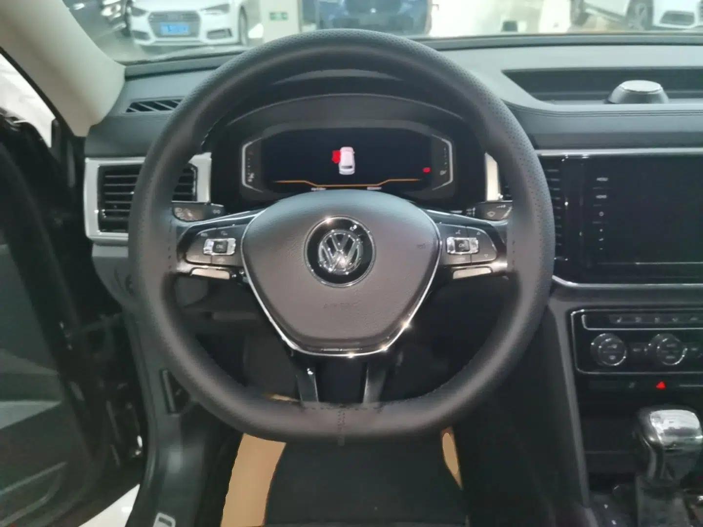 Volkswagen Teramont 2020 330TSI Two-Wheel-Drive Luxury Edition China VI Standard — миниатюра 18