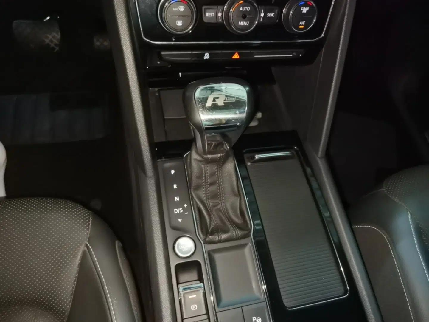 Volkswagen Teramont 2020 330TSI Two-Wheel-Drive Luxury Edition China VI Standard — миниатюра 21