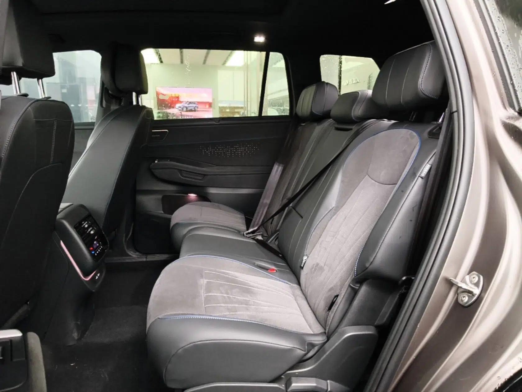 Volkswagen Teramont 2025 Tiguan Pro 450TSI Four-Wheel Drive Summit Edition — миниатюра 20