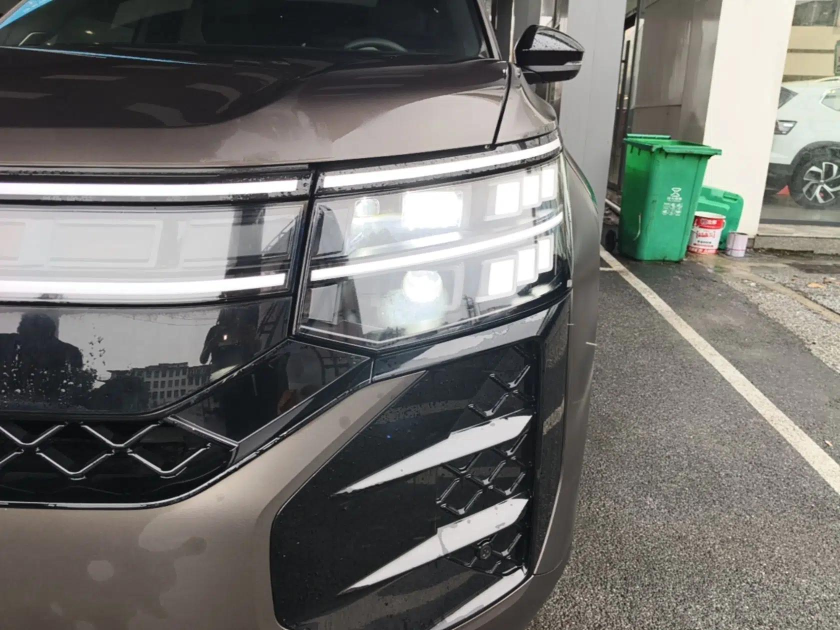 Volkswagen Teramont 2025 Tiguan Pro 450TSI Four-Wheel Drive Summit Edition — миниатюра 8
