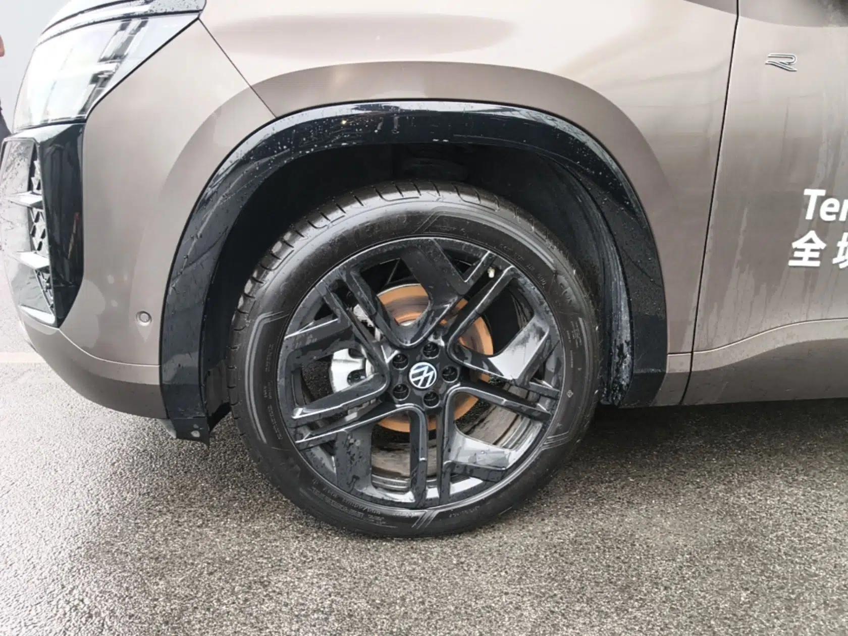 Volkswagen Teramont 2025 Tiguan Pro 450TSI Four-Wheel Drive Summit Edition — миниатюра 10