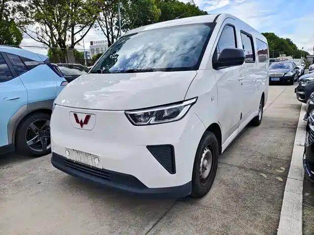 Wuling Yangguang 2024 Model 230km/h Practical Bus Version 60kW