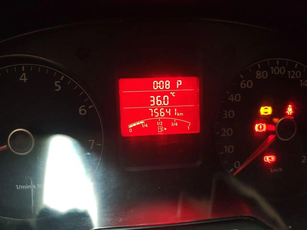 Volkswagen Polo 2011 1.6L Automatic ZhiShang Version — миниатюра 12