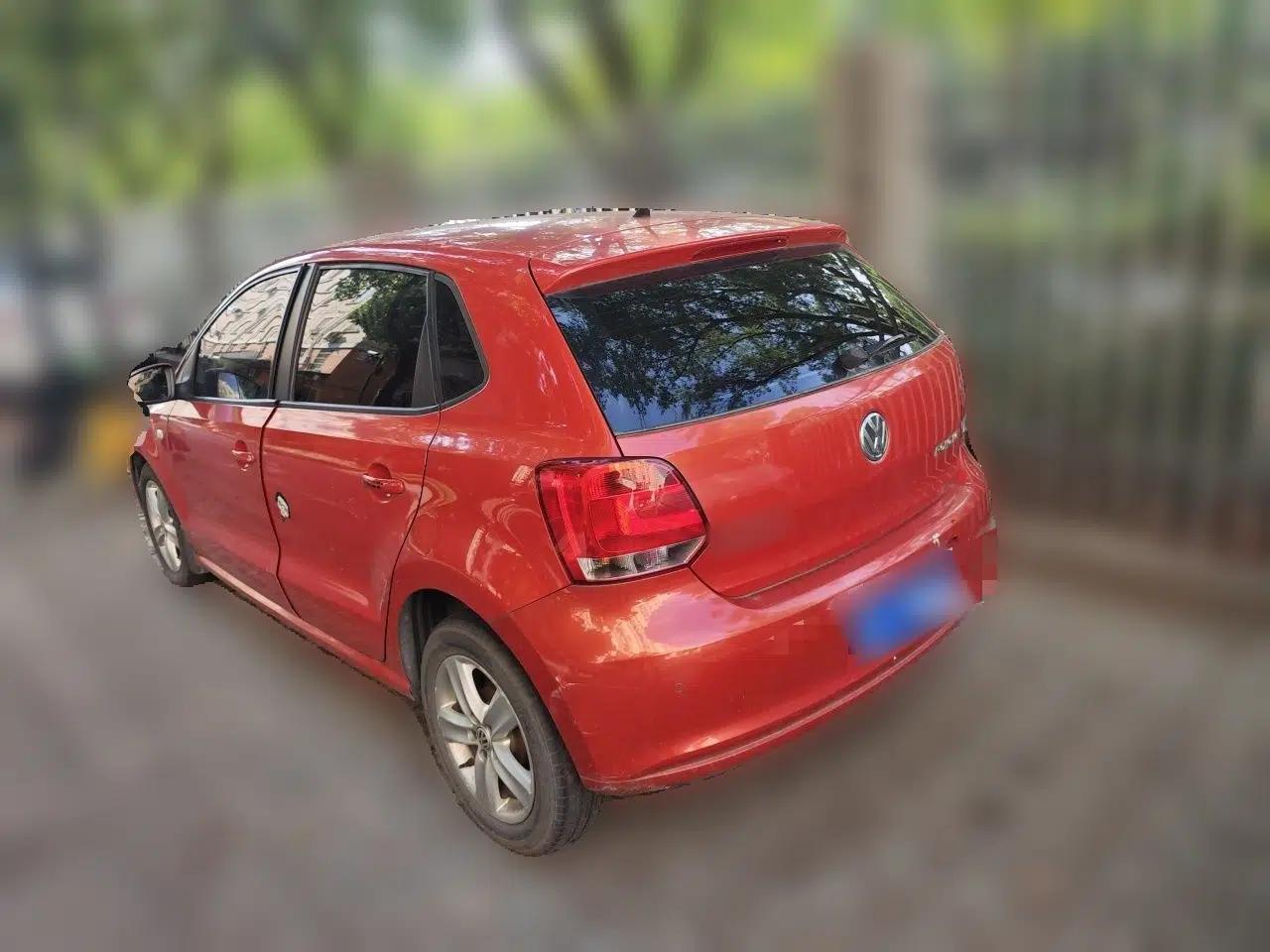 Volkswagen Polo 2011 1.6L Automatic ZhiShang Version — миниатюра 4