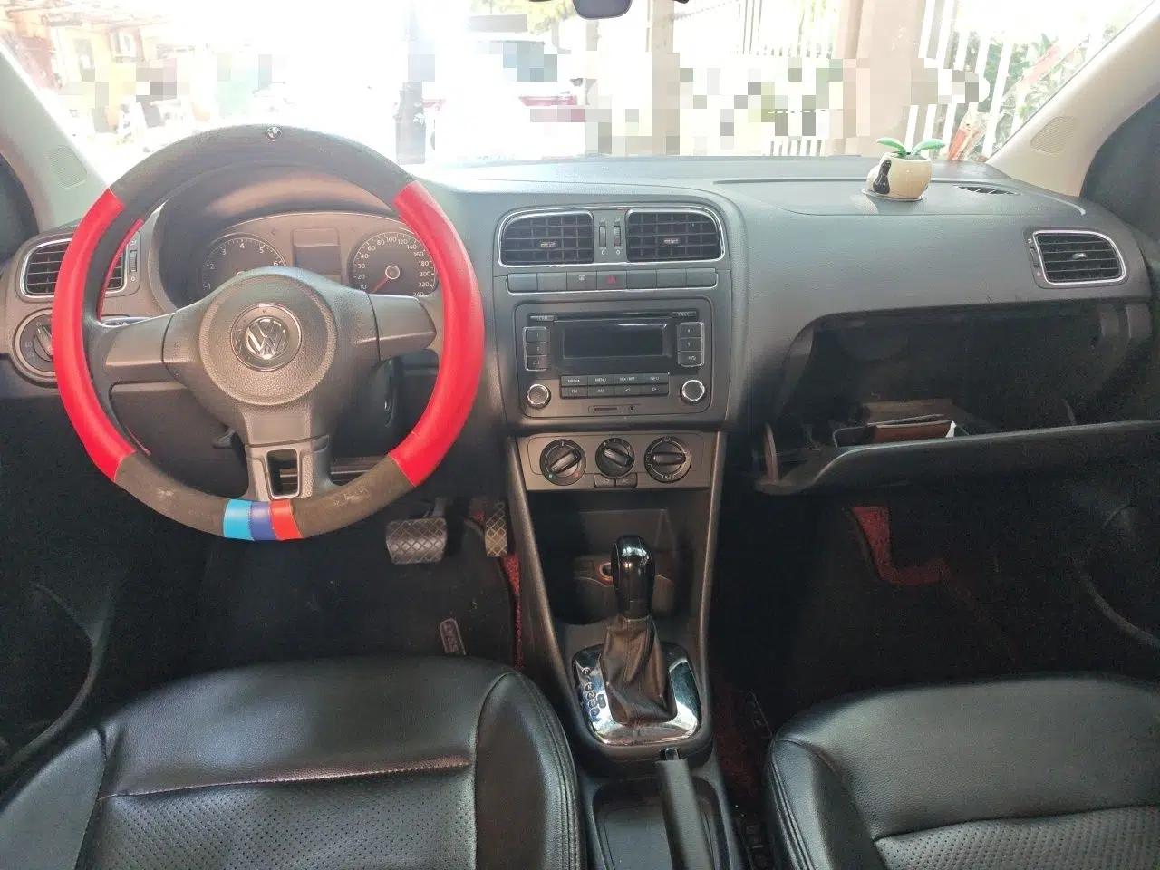 Volkswagen Polo 2011 1.6L Automatic ZhiShang Version — миниатюра 9