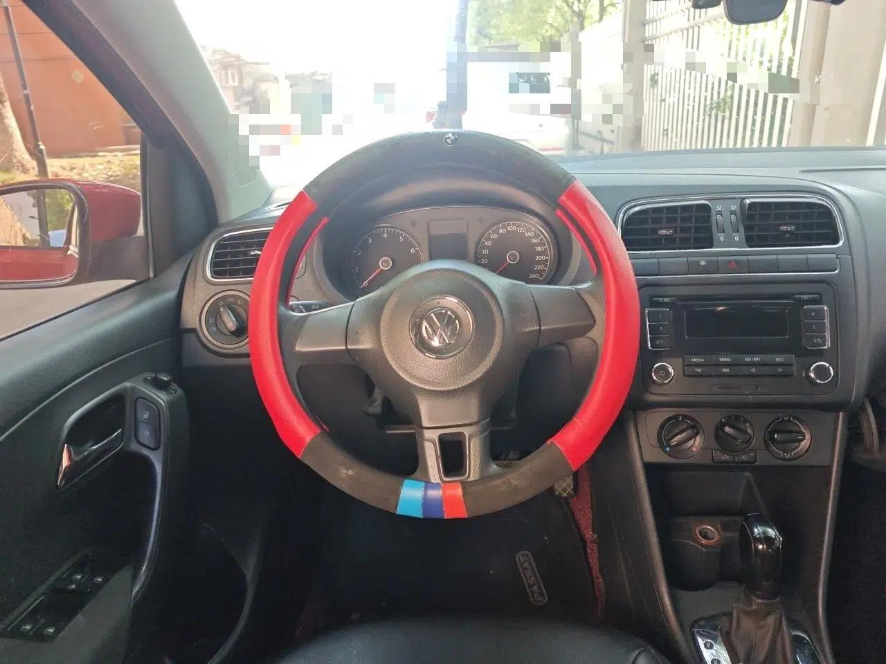 Volkswagen Polo 2011 1.6L Automatic ZhiShang Version — миниатюра 10