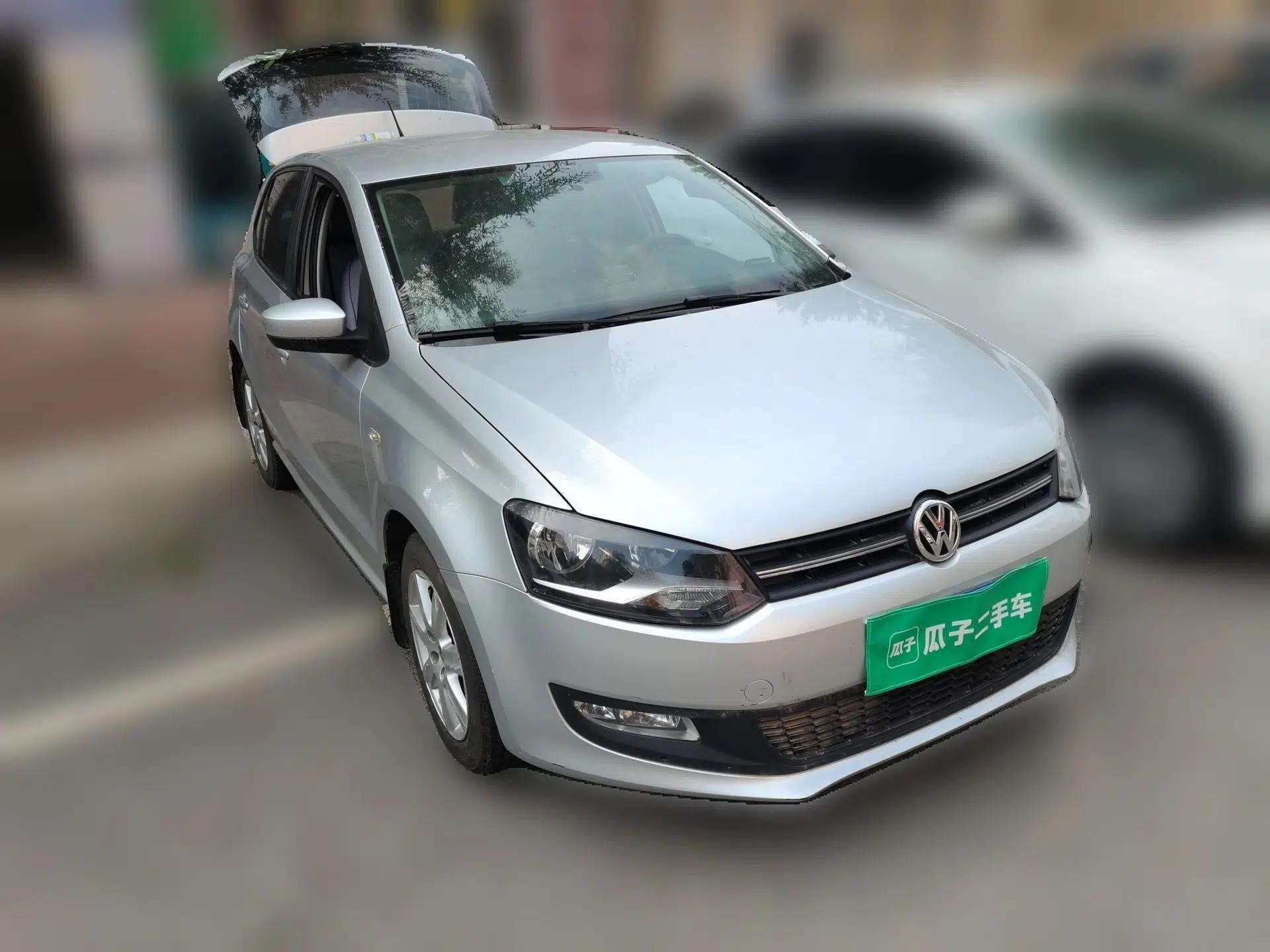 Volkswagen Polo 2013 1.4L Manual Comfort Edition — миниатюра 3