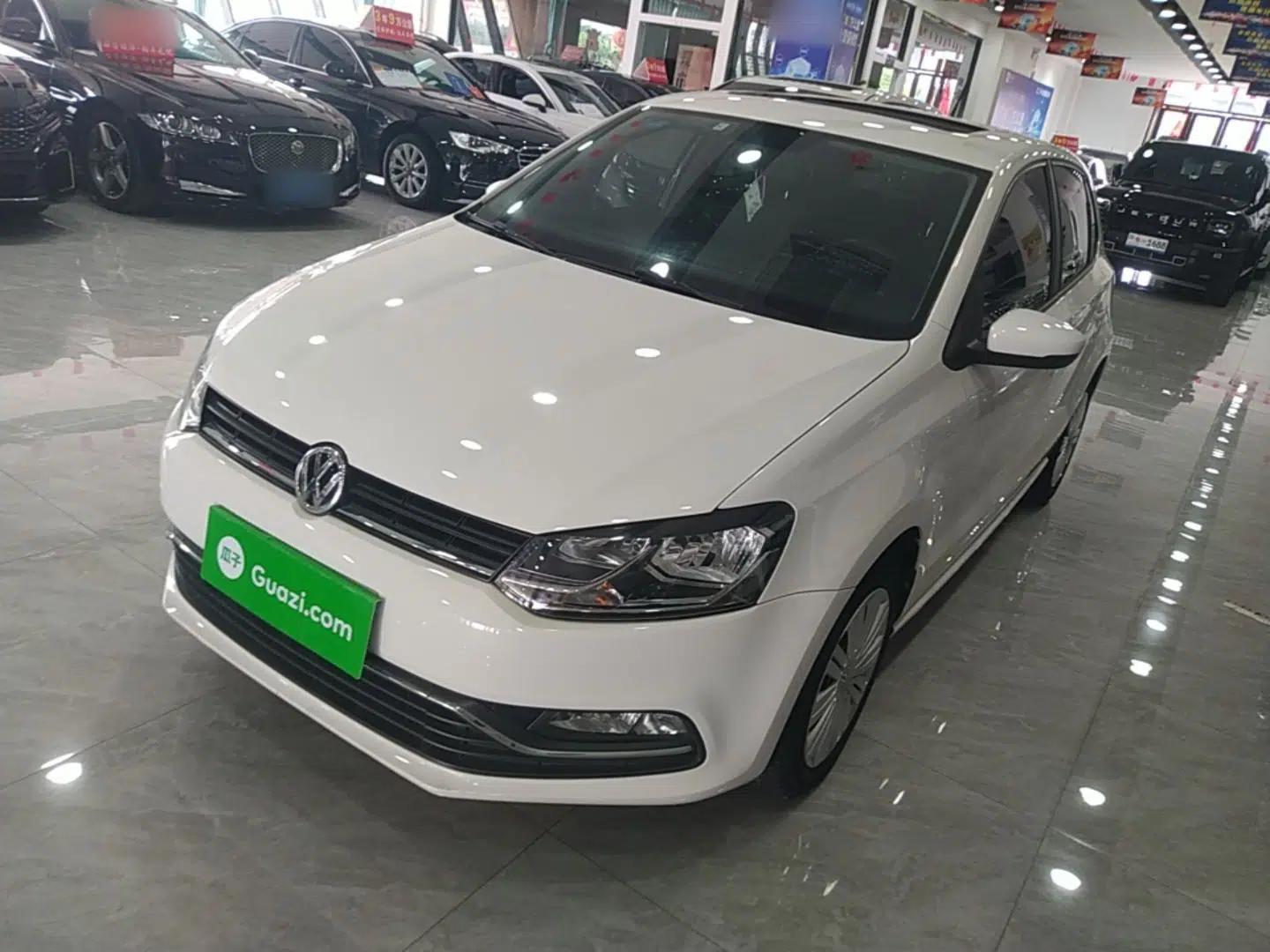 Volkswagen Polo 2016 1.6L Automatic Comfort Model — миниатюра 1