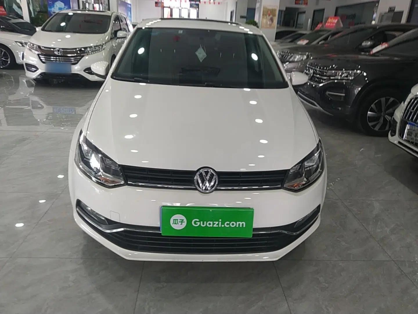 Volkswagen Polo 2016 1.6L Automatic Comfort Model — миниатюра 2