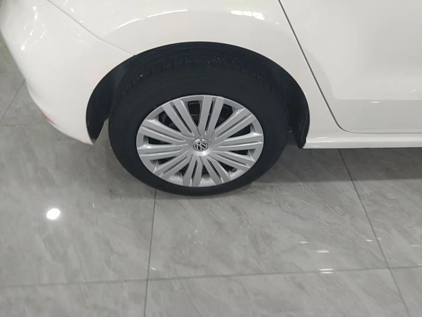 Volkswagen Polo 2016 1.6L Automatic Comfort Model — миниатюра 11