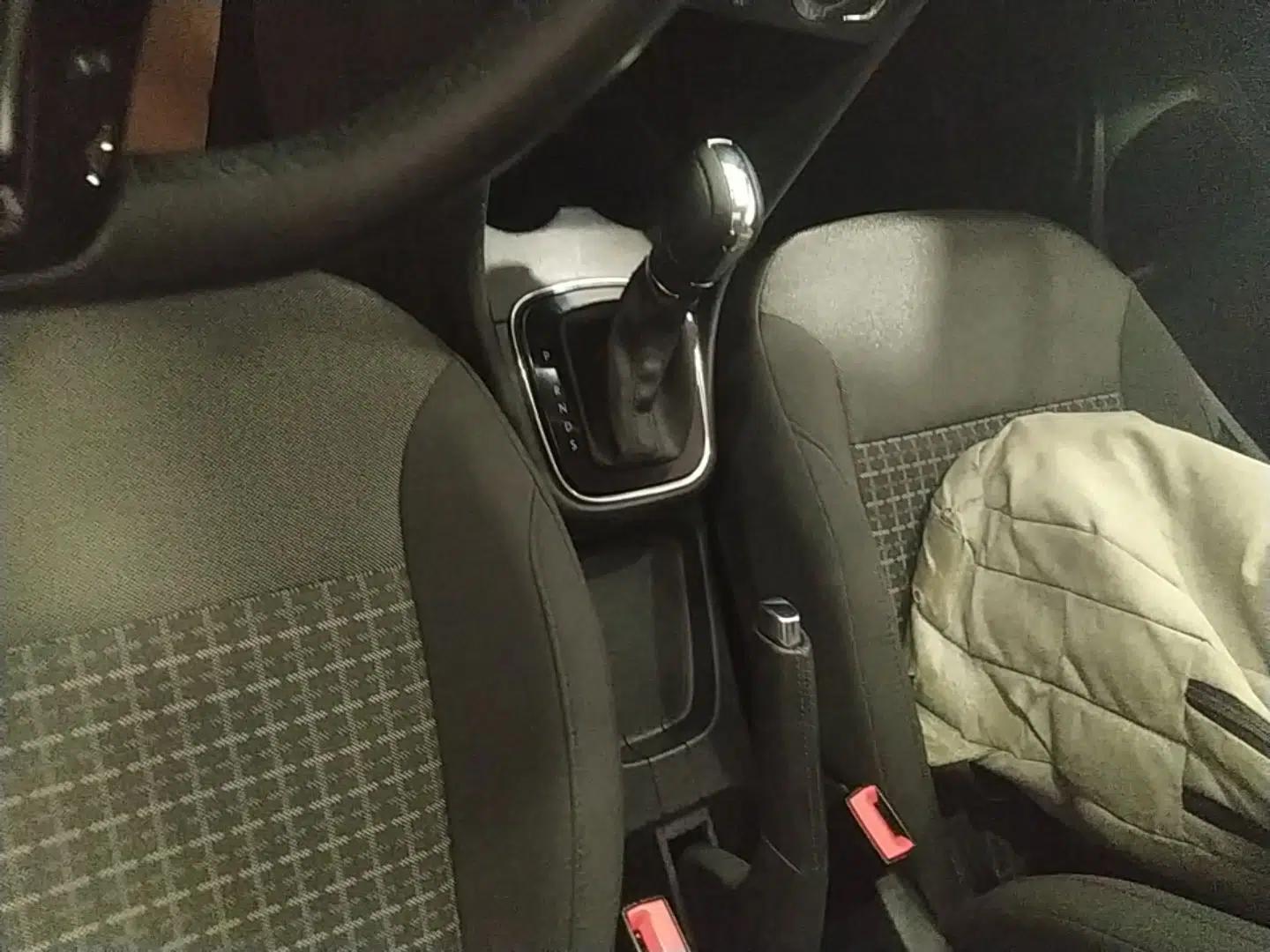Volkswagen Polo 2016 1.6L Automatic Comfort Model — миниатюра 16