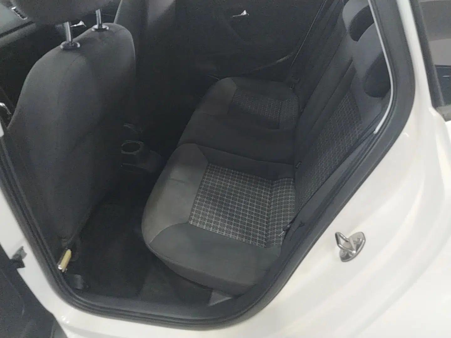 Volkswagen Polo 2016 1.6L Automatic Comfort Model — миниатюра 20