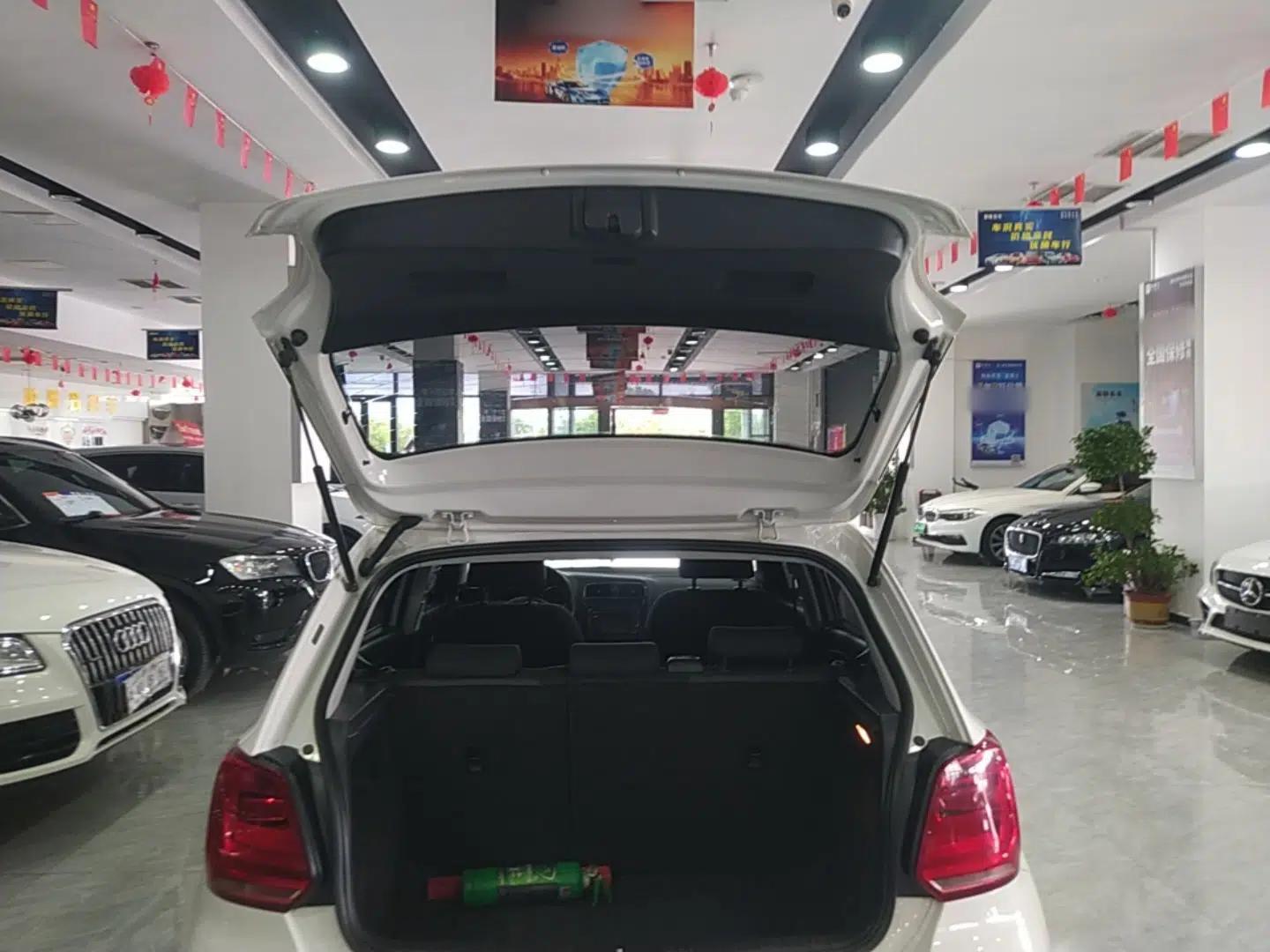 Volkswagen Polo 2016 1.6L Automatic Comfort Model — миниатюра 22