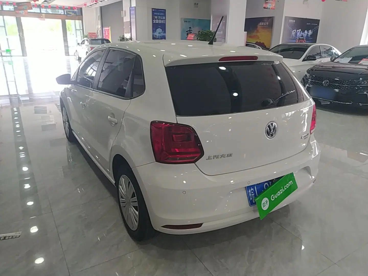 Volkswagen Polo 2016 1.6L Automatic Comfort Model — миниатюра 4