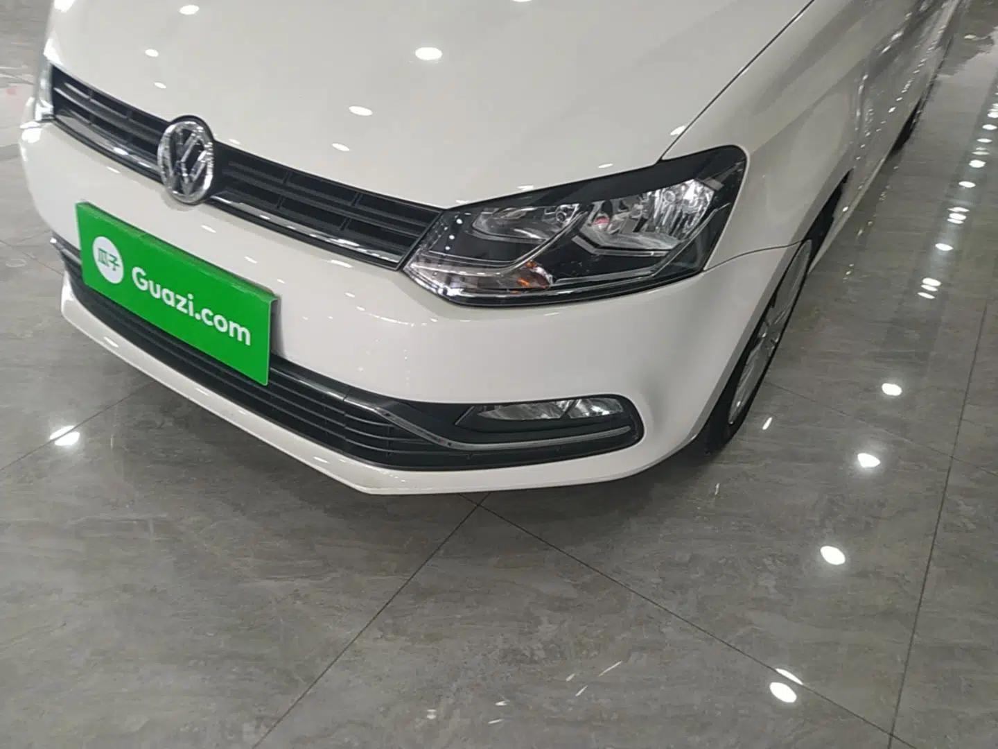 Volkswagen Polo 2016 1.6L Automatic Comfort Model — миниатюра 8