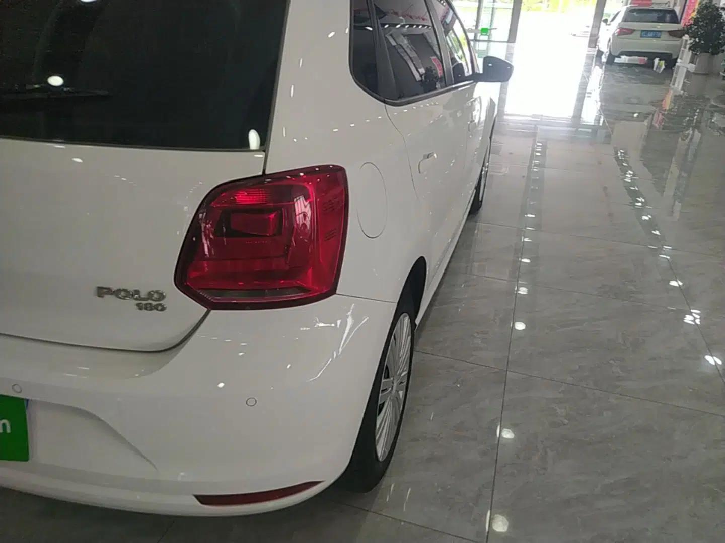 Volkswagen Polo 2016 1.6L Automatic Comfort Model — миниатюра 9