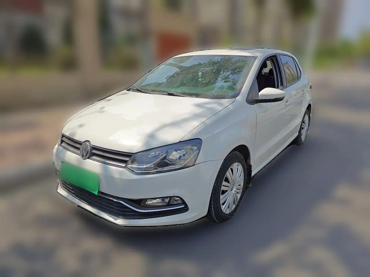 Volkswagen Polo 2016 1.6L Automatic Comfort Model — миниатюра 1