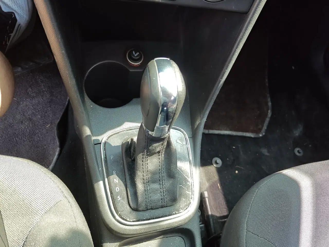 Volkswagen Polo 2016 1.6L Automatic Comfort Model — миниатюра 14